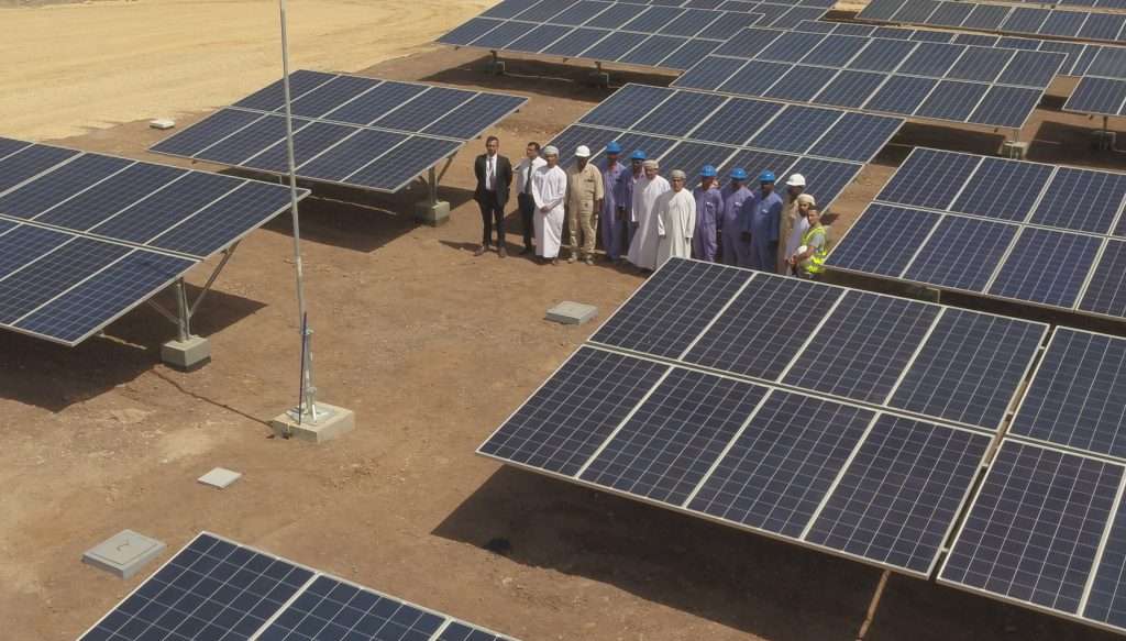 <strong>شركة إسمنت عمان توقع عقد مشروع تركيب نظام تحويل الطاقة الشمسية إلى طاقة كهربائية</strong>